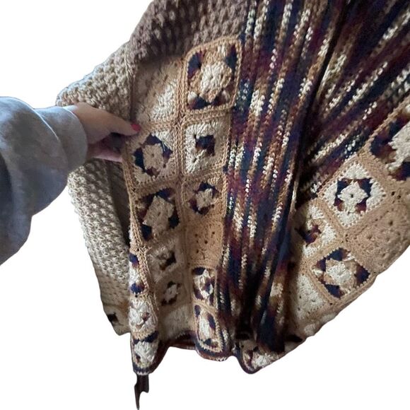 Vintage size XL granny Square popcorn knit oversized cardigan. - Picture 10 of 11